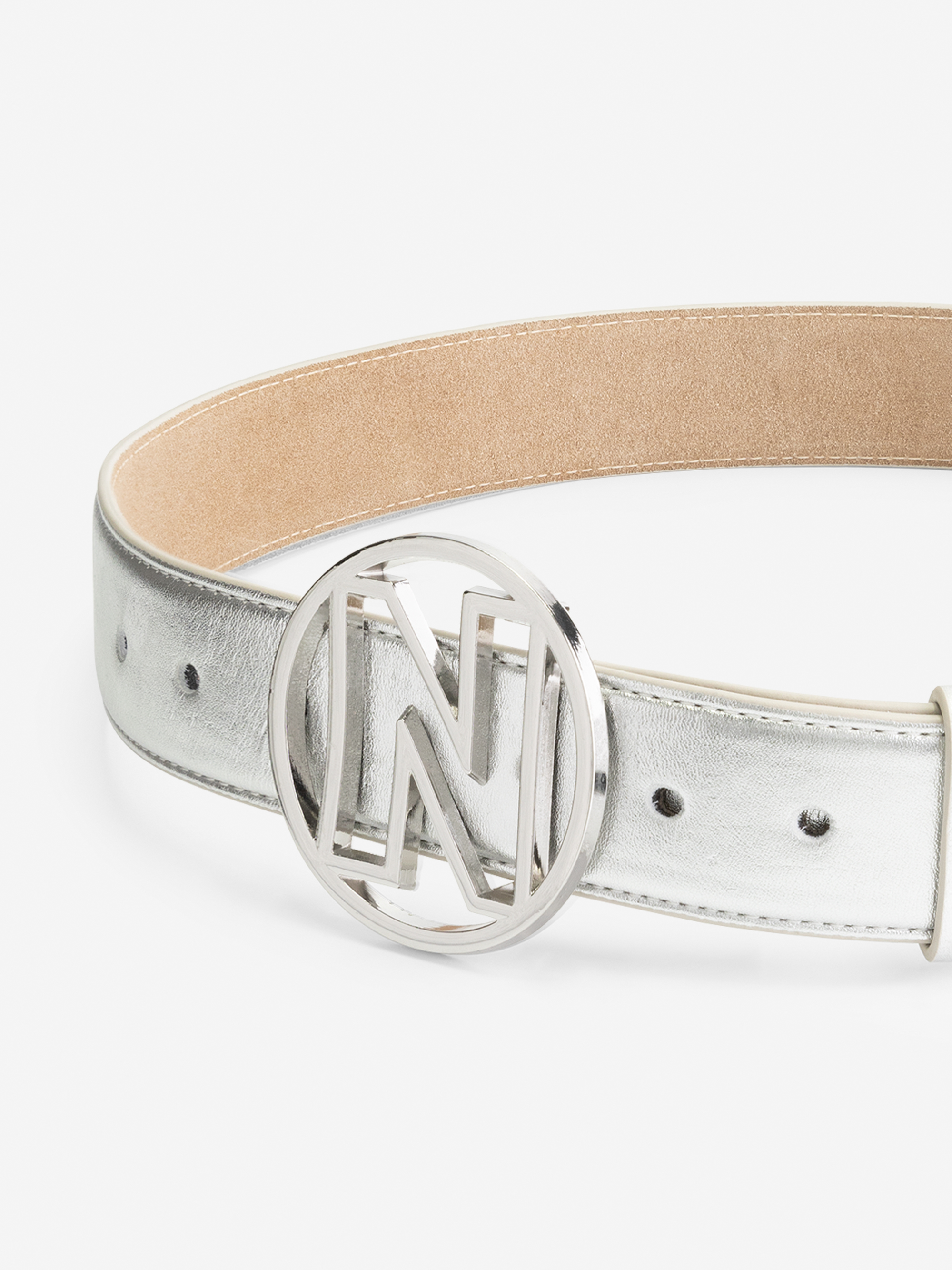 Leather belt with N-logo