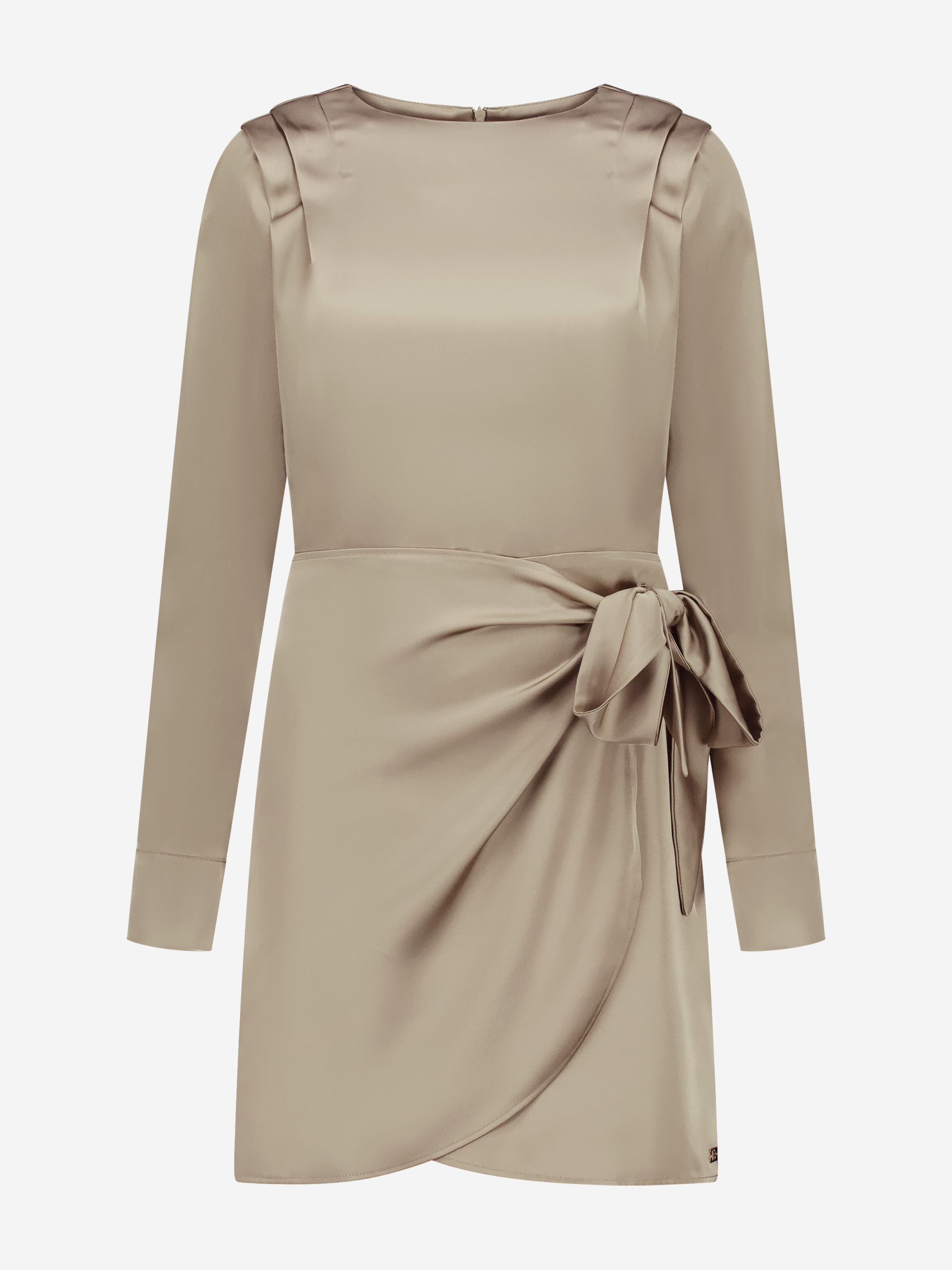 Satijnlook wikkeljurk met schouderdetails