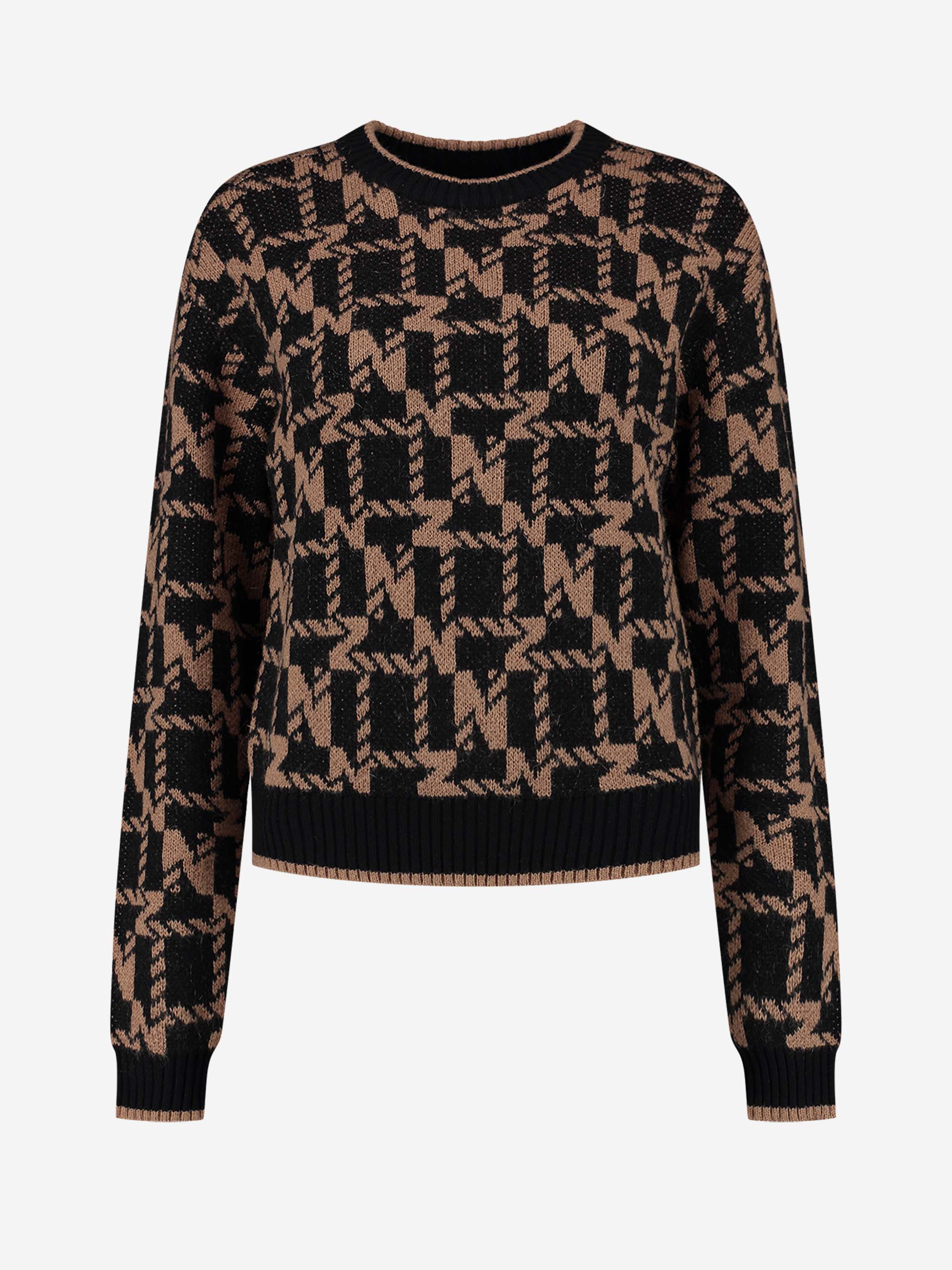 Pull with N monogram