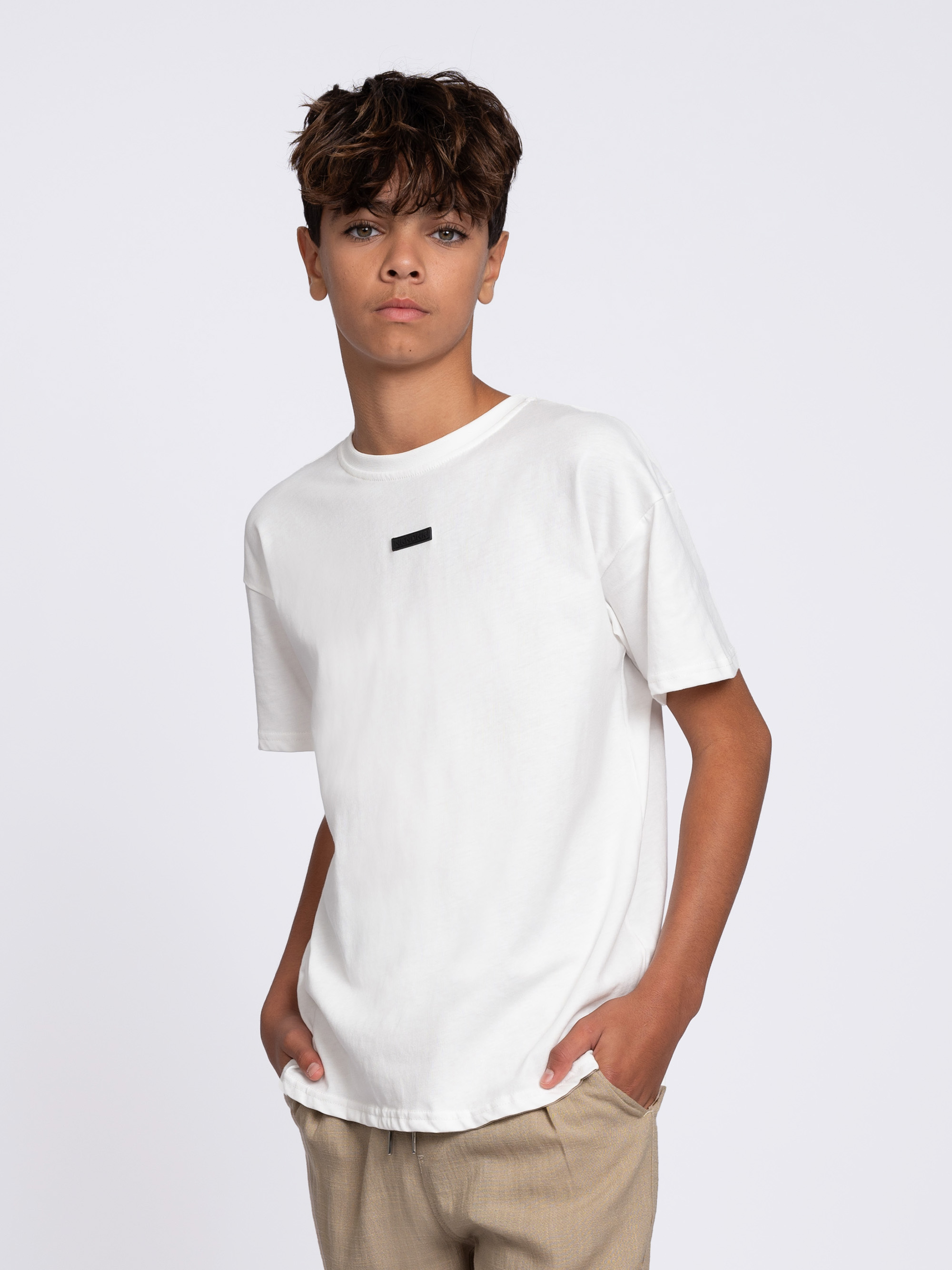 Basic T-shirt met geborduurd logo
