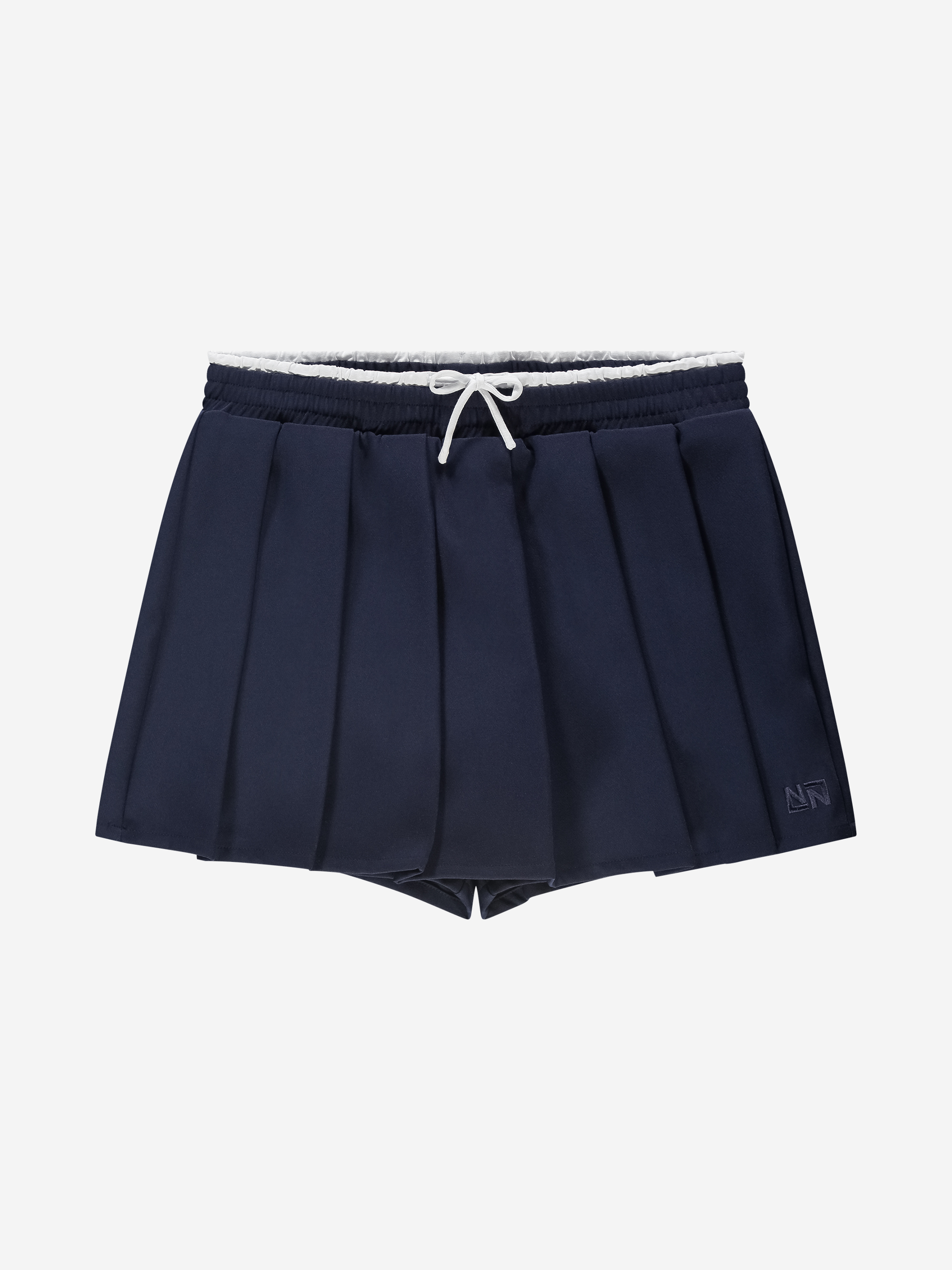 Short skort with pleats and double waistband