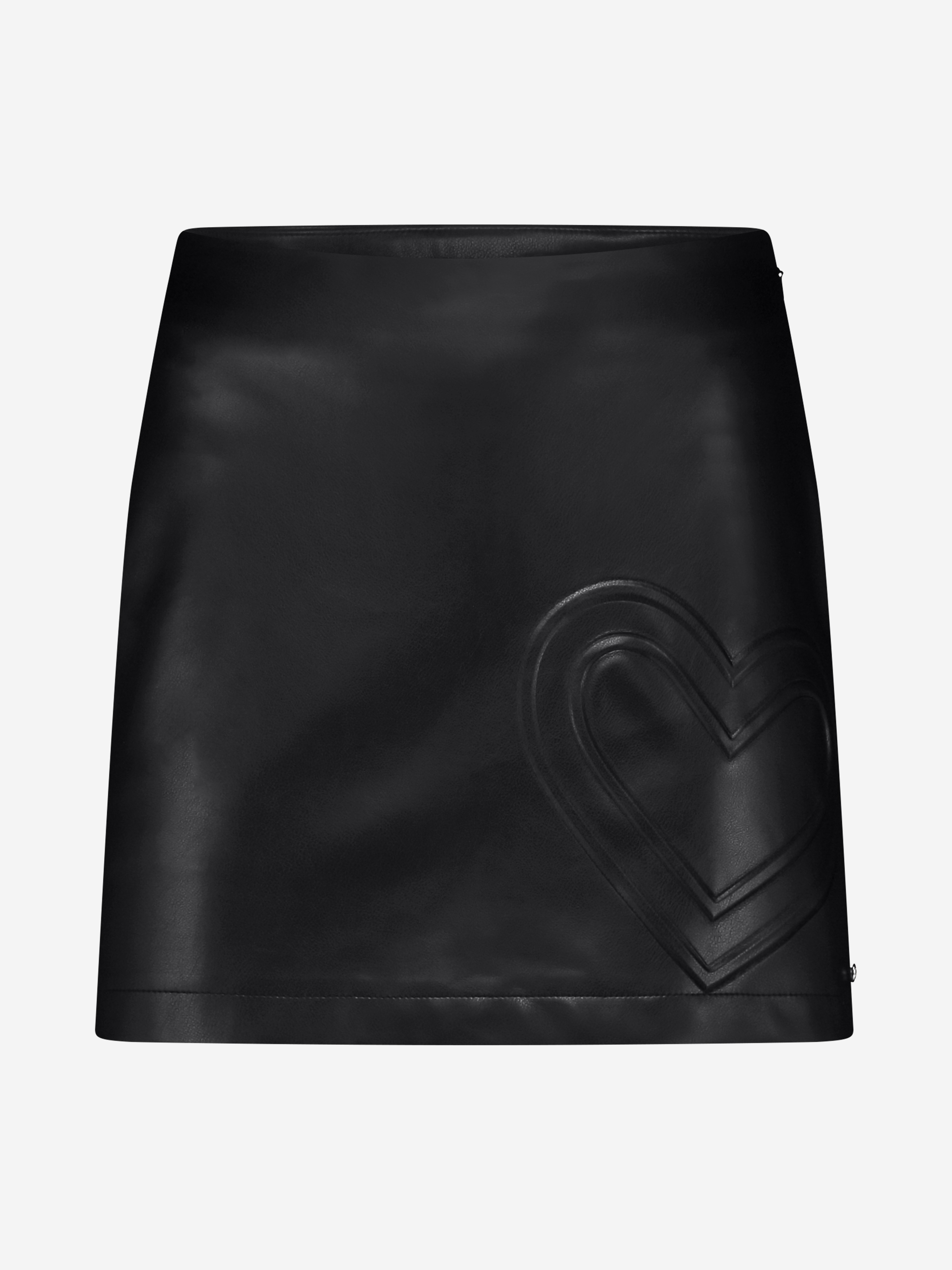 Short skort made of faux leather with heart detail