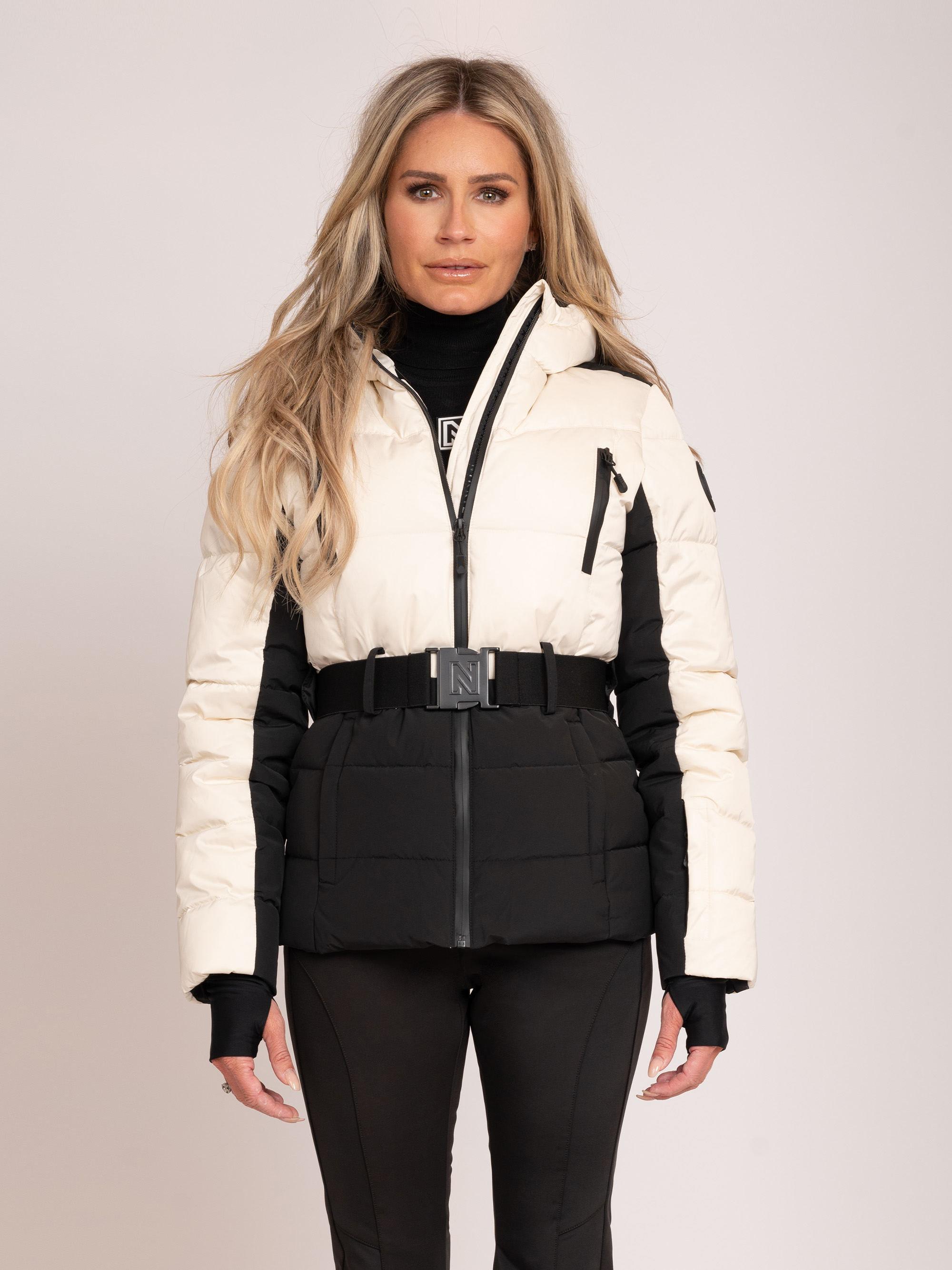 Ski jacket with belt 