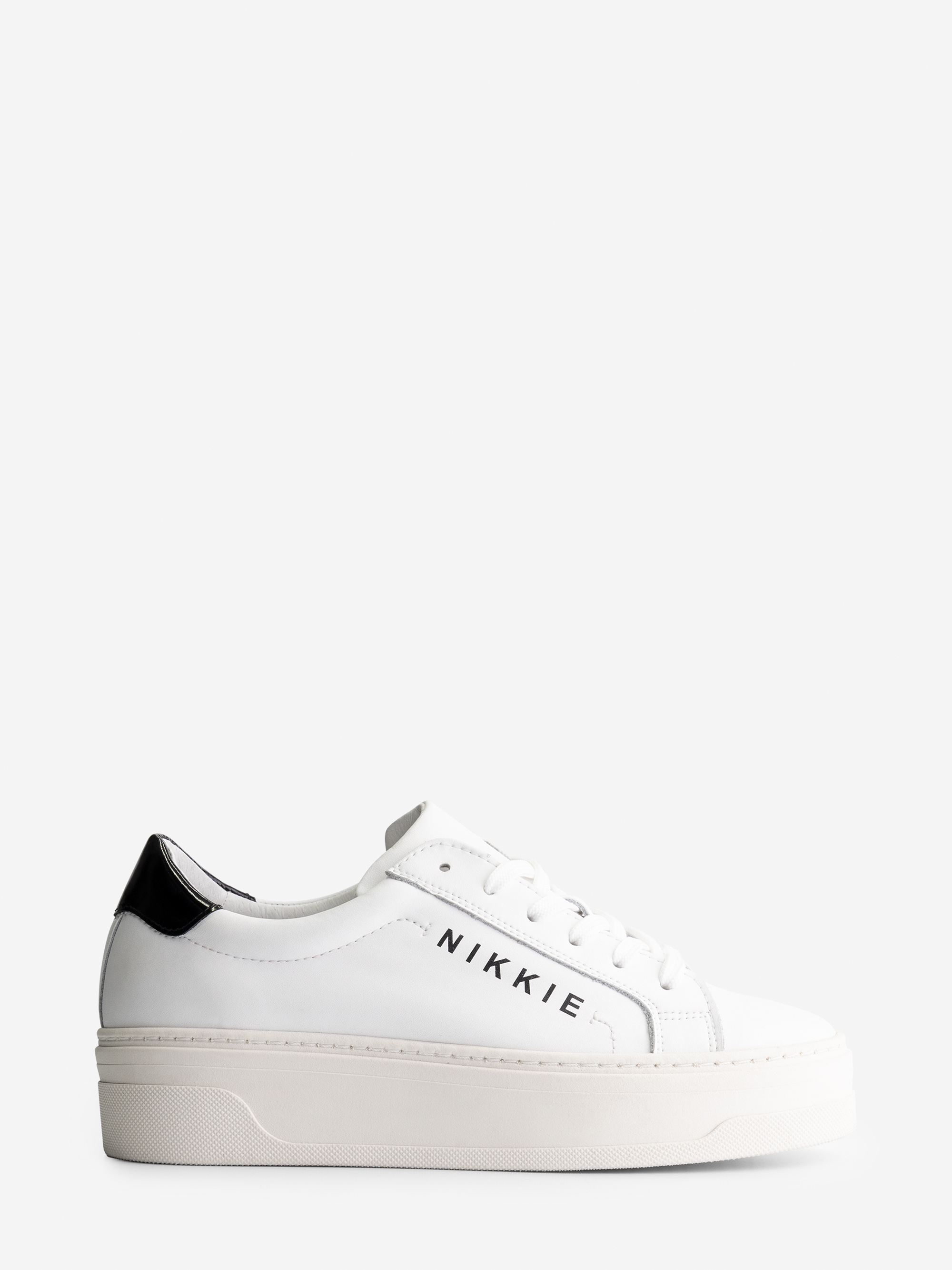 Sneaker met NIKKIE logo