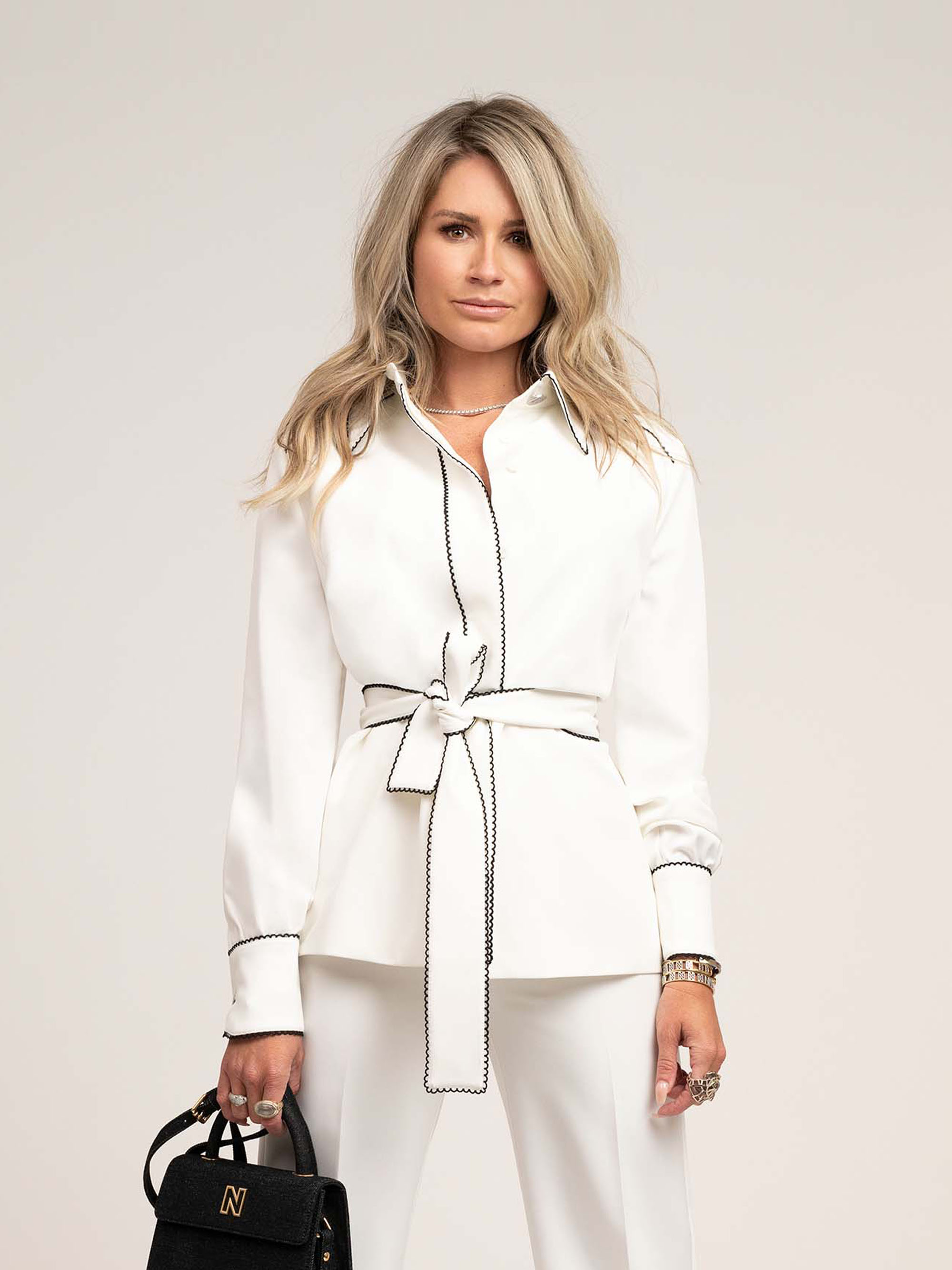 Contrasting blouse with tie belt