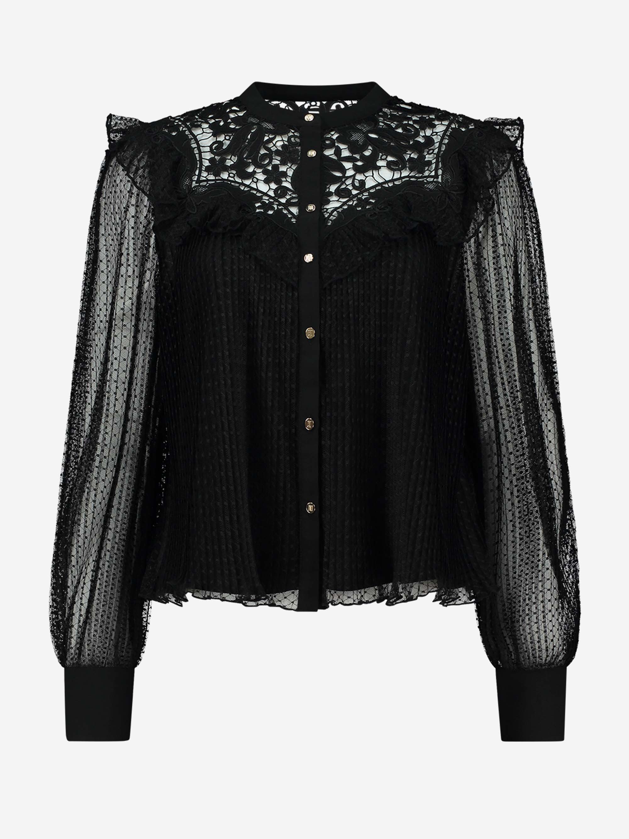  Layered pleated blouse with lace 