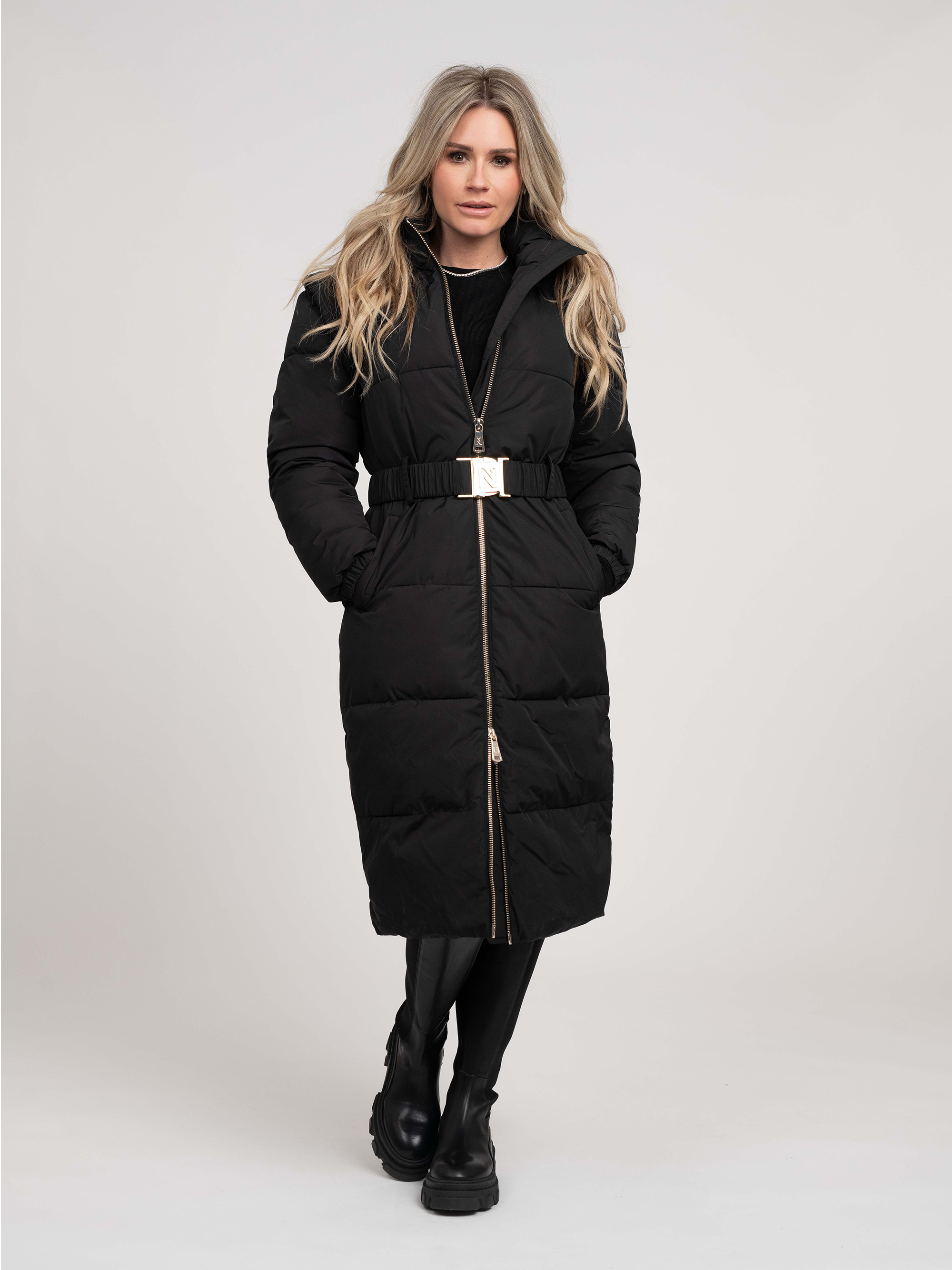 Long Puffer coat with removable sleeves 