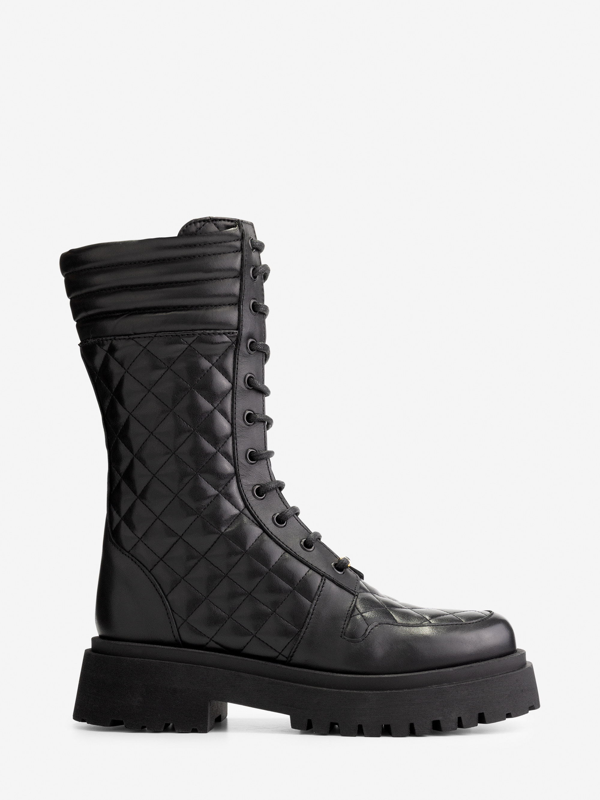 Quilted leather boots with laces