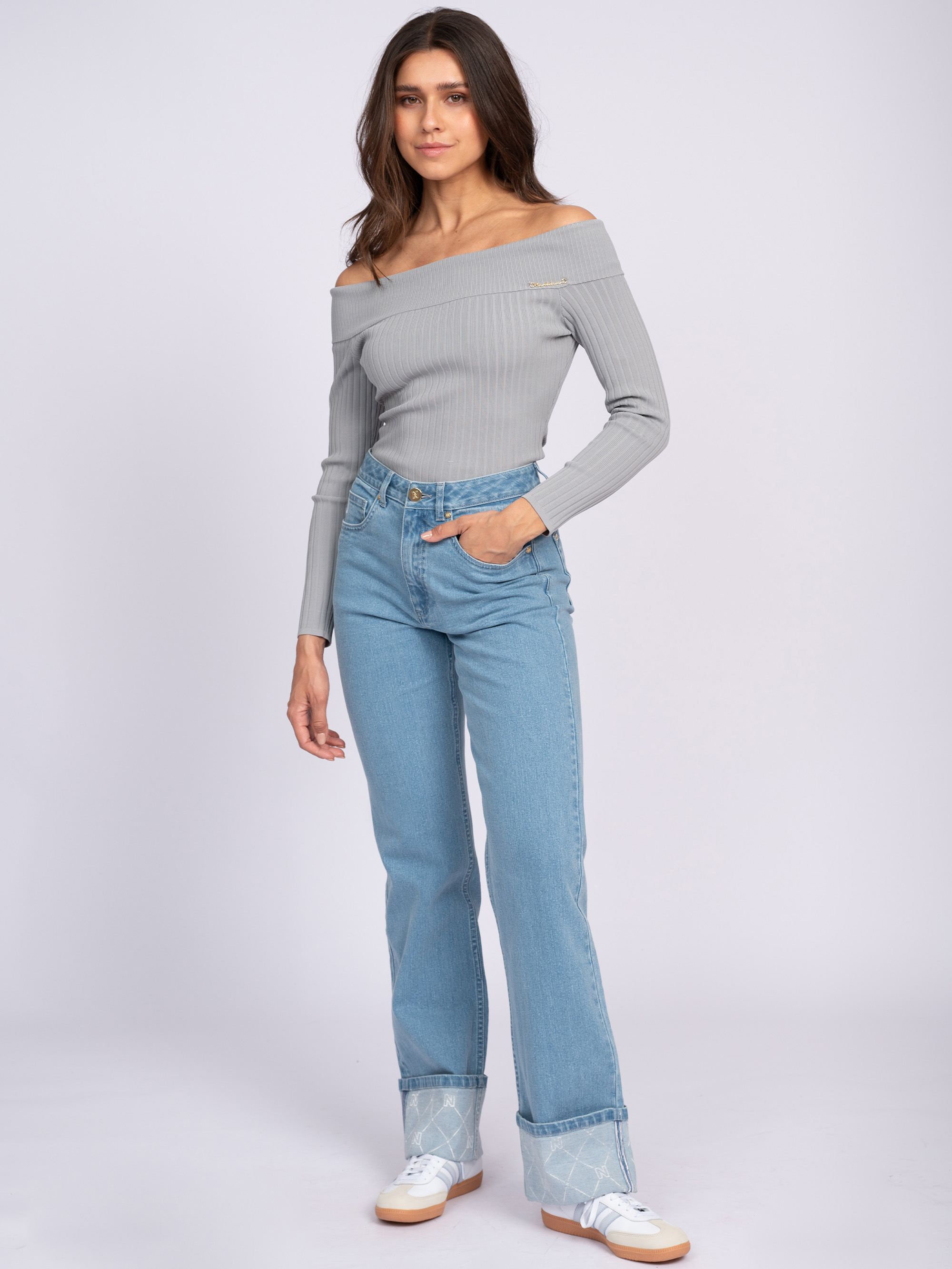 Jeans met rechte pijpen en omslagrand
