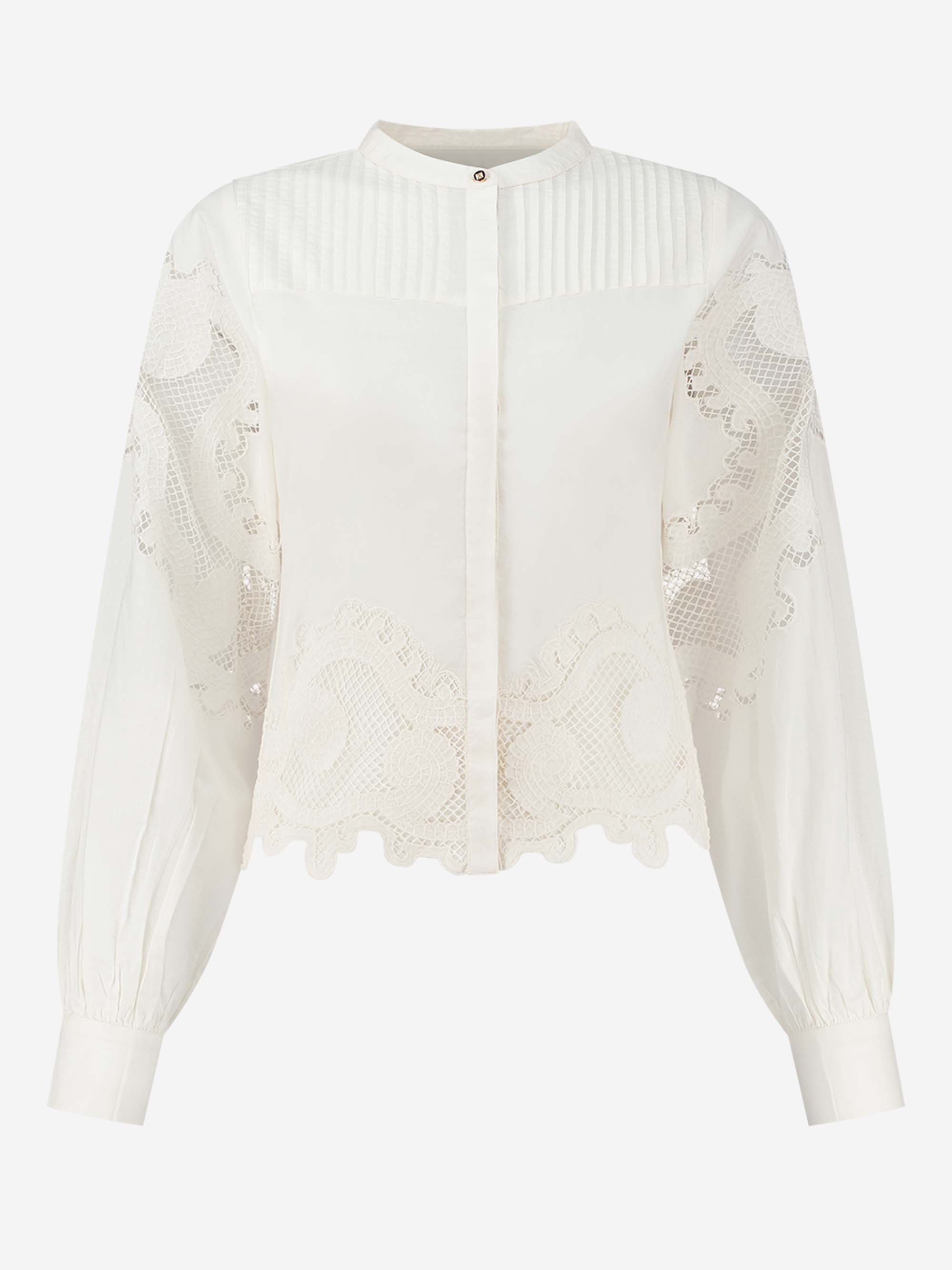 Blouse with lace 