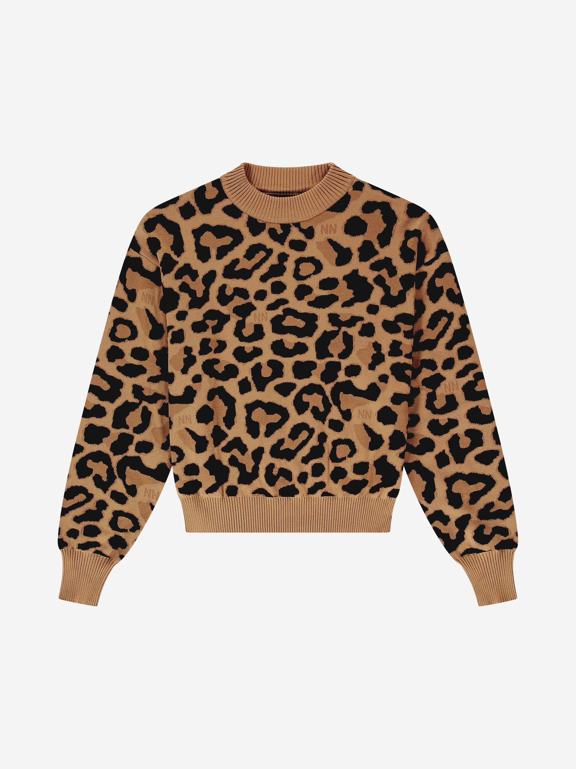 Loose-fitting sweater with leopard print